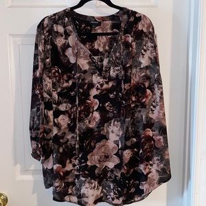Floral-printed Torrid Top, size 3 (22/24)